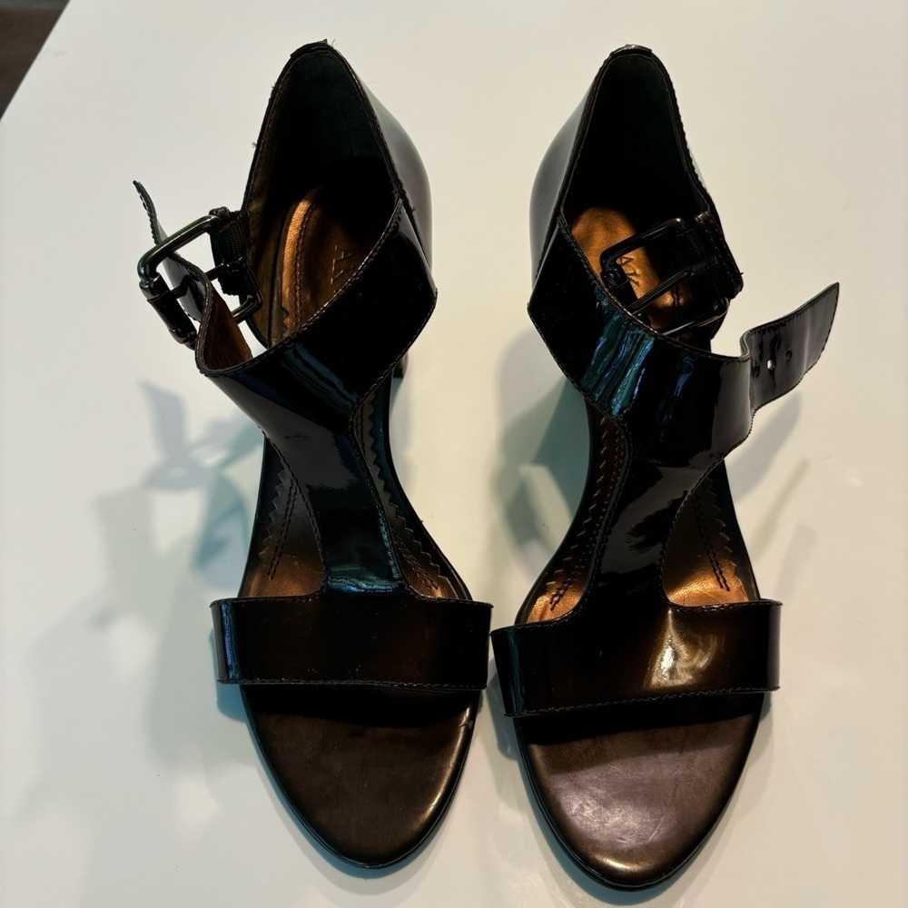 AK Anne Klein Bronze Open Toe T-Strap Buckle Sandal Size 7M